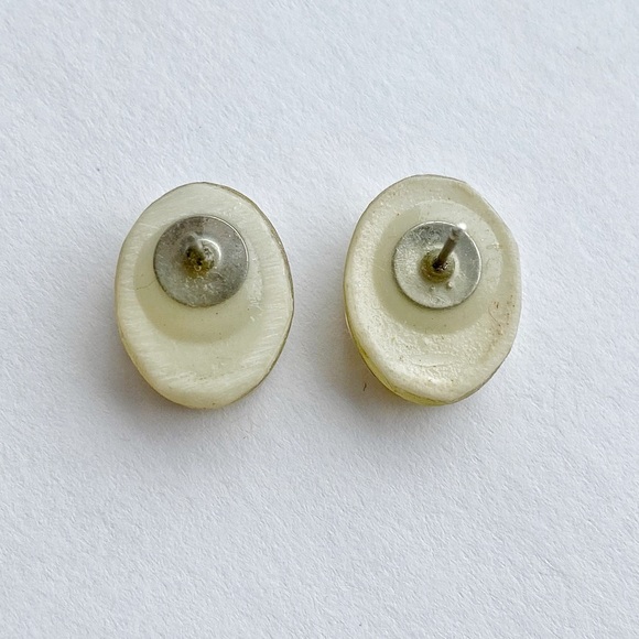 Vintage Floral Forget-me-not Cute Oval Small Stud Earrings with Real Petals - Picture 5 of 8